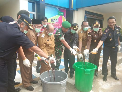 301AEAA0 046A 4E30 B217 78D962478A8C