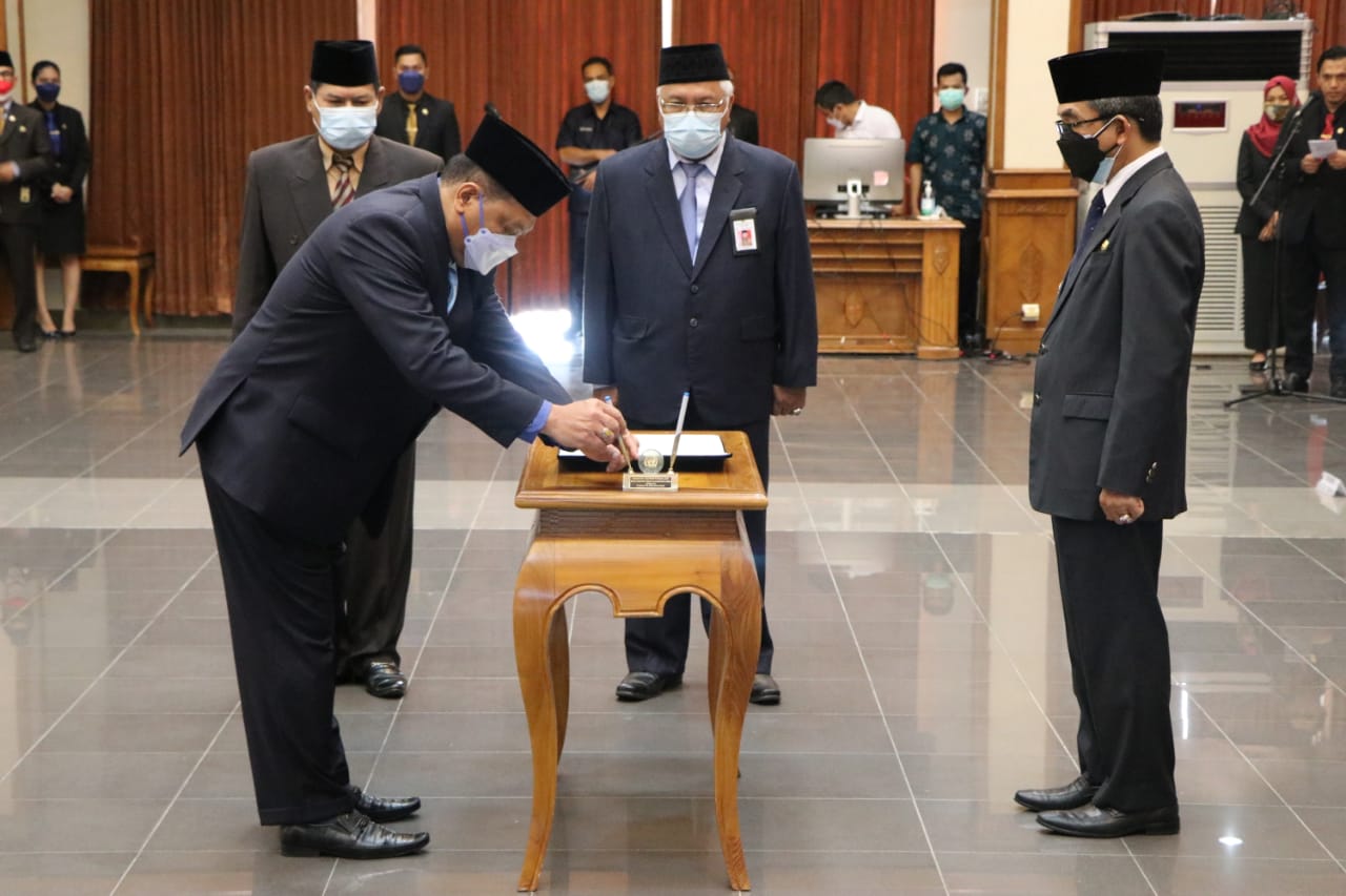 E460B4B0 A6B7 47C4 A75C 369B3993C455