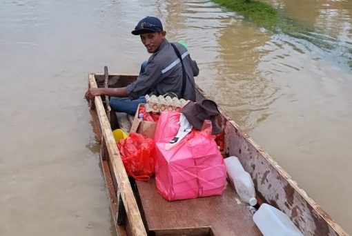 Peduli Korban Banjir AJKT-Kobexindo Distribusi Bantuan Makanan dan Obat ke Wilayah Kurang Tersentuh