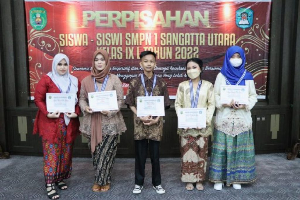 Sembilan Siswa Berprestasi