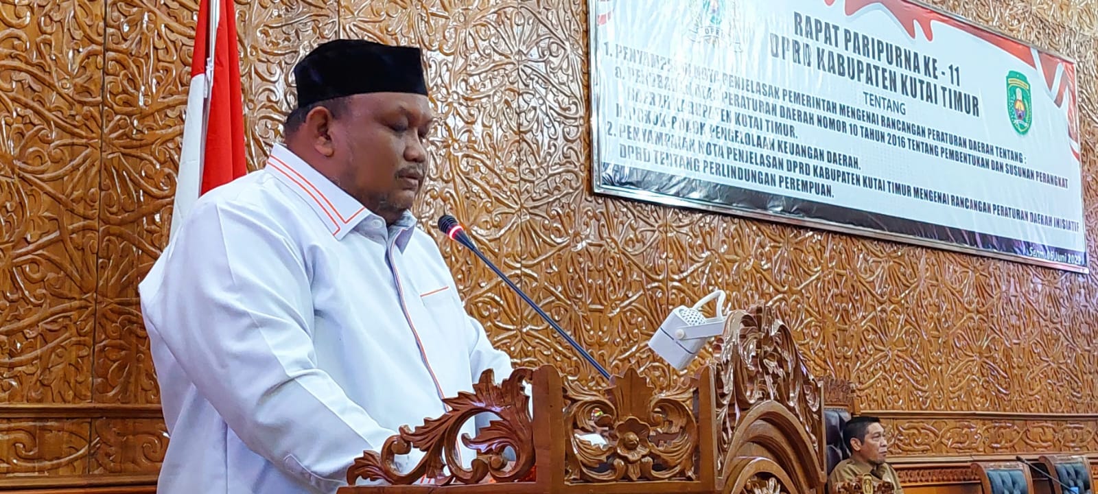 Agusriansyah Sampaikan Raperda Perlindungan Perempuan Pada Paripurna Ke-11 DPRD Kutim