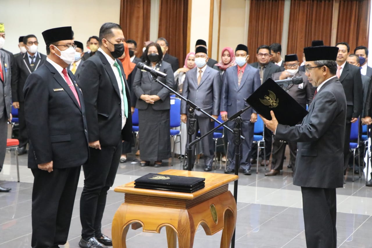 Bupati Lantik 15 Pejabat Pimpinan Tinggi Pratama dan pejabat Administrator di Lingkup Pemkab Kutim