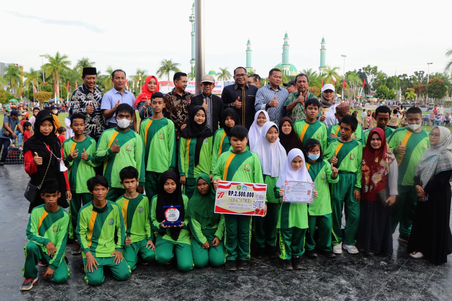Gerak Jalan Merdeka Belajar SLB Juara Favorit