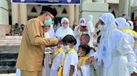 2.274 Murid TK Sangatta Ikuti Manasik Haji di Replika Ka'bah Masjid Agung