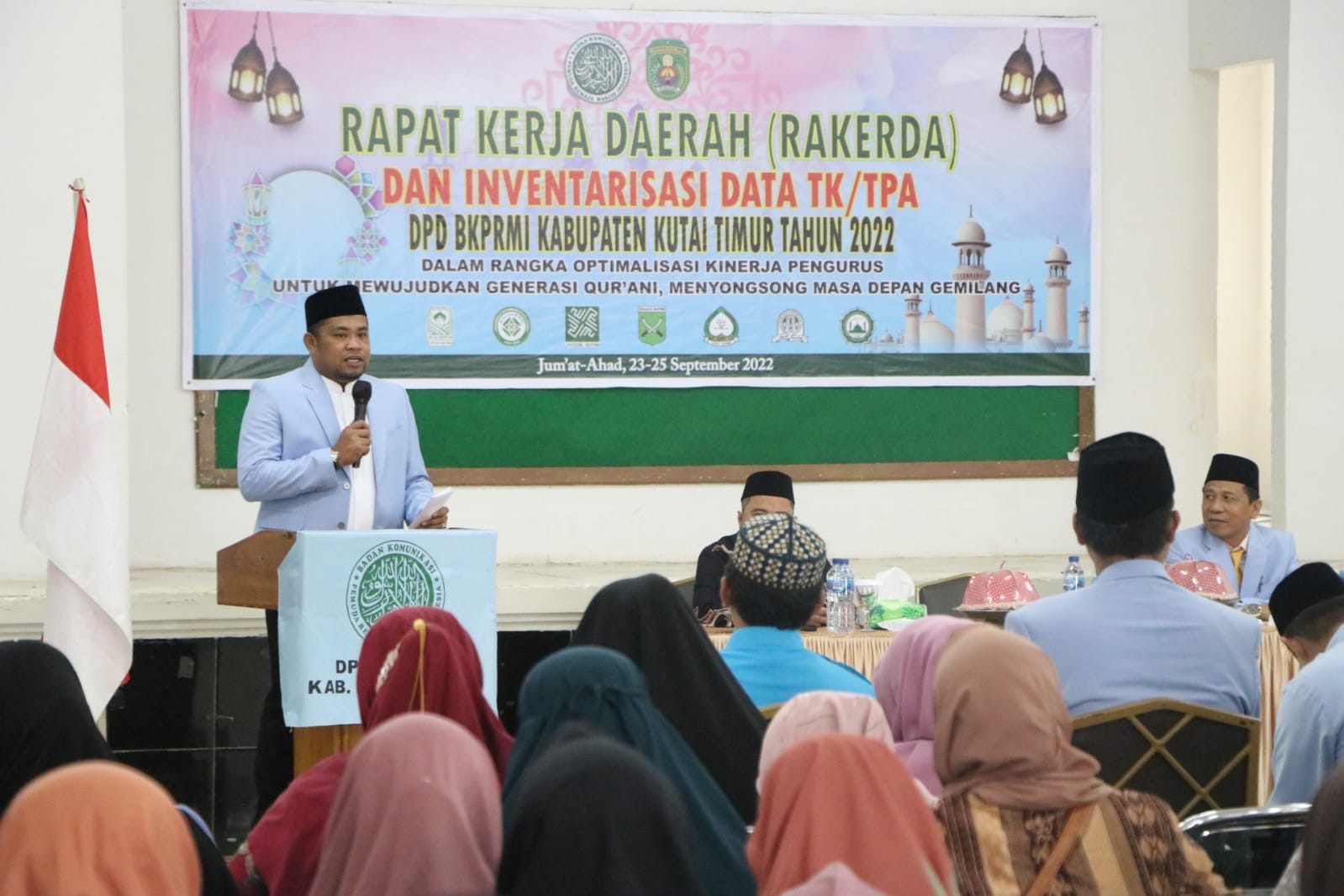 Dikukuhkan Jadi Pembina, Kasmidi Buka Rakerda BKPRMI Kutim