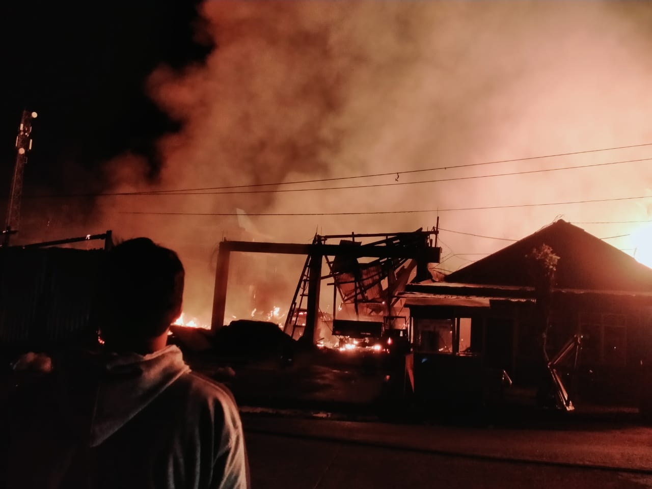 Sijago Merah Kembali Mengamuk, dan Puluhan Kepala Keluarga Kehilangan Tempat Tinggal