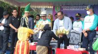 Sempat Diguyur Hujan Pawai Budaya Berlangsung Meriah Peringati HUT ke 23 Kab. Kutai TimurBudaya Sukses Digelar