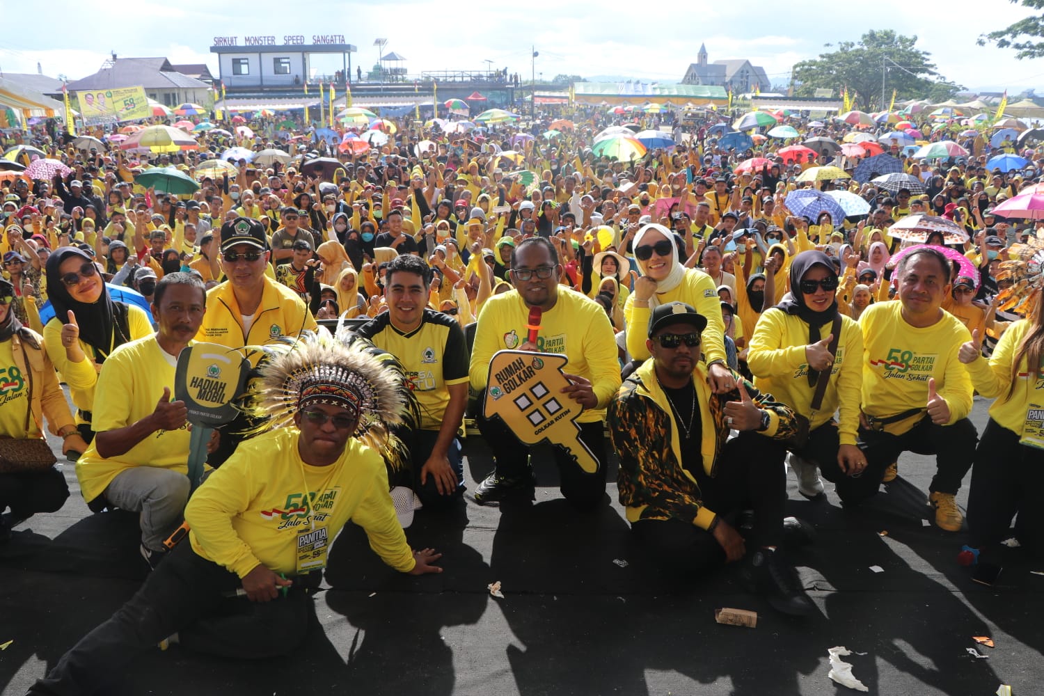 Yellow Day Jalan Sehat DPD Golkar Kutim Libatkan Belasan Ribu Peserta