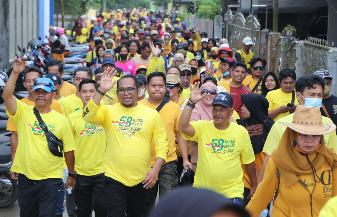 Yellow Day Jalan Sehat DPD Golkar Kutim Libatkan Belasan Ribu Peserta