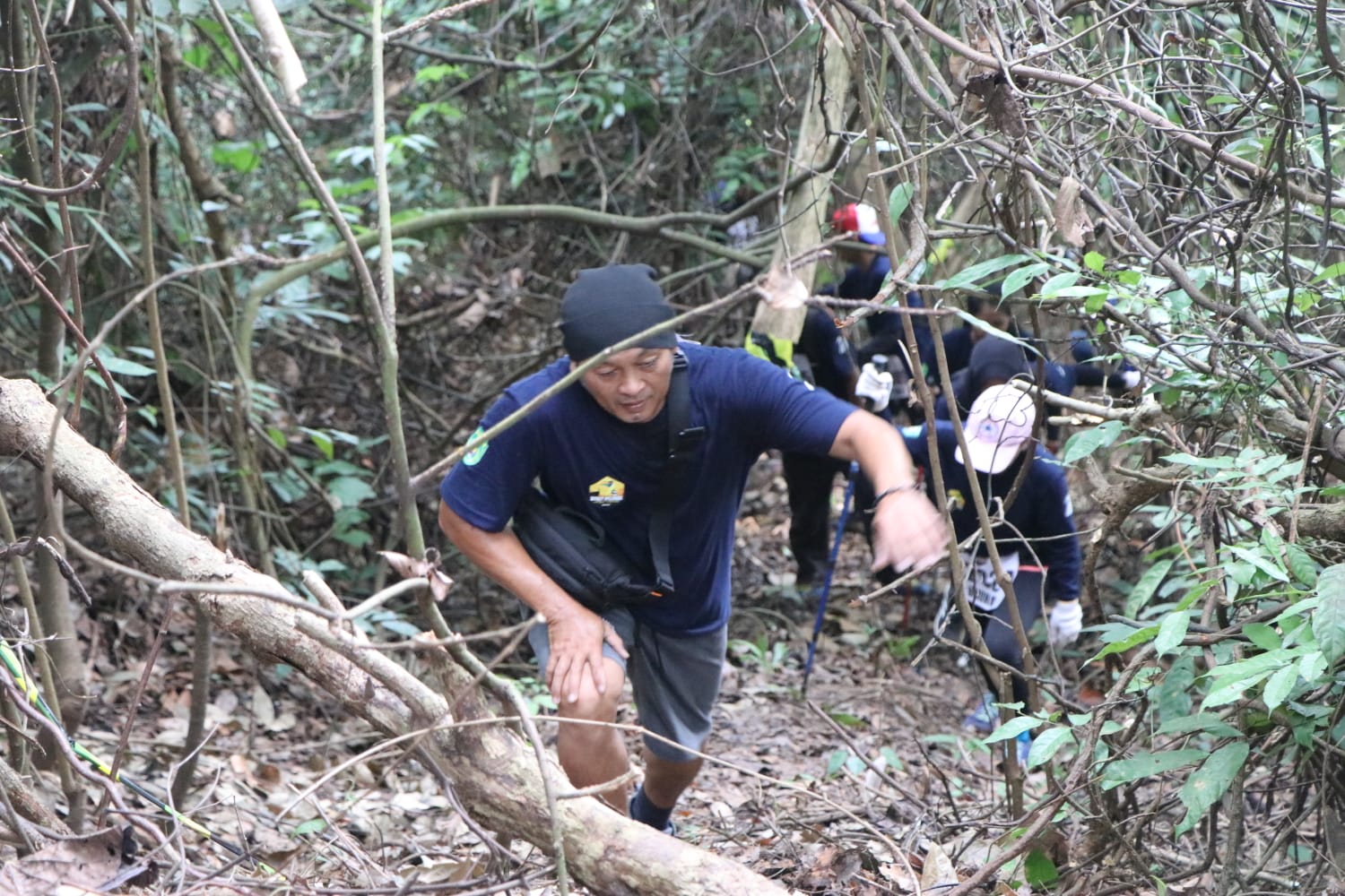 Bupati Lepas Peserta Jungle Trekking Bukit Pelangi 2022, Kenalkan Area Bakal Taman Hutan Konservasi