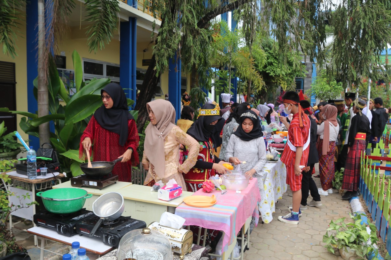Siswa/i SMPN 1 Sangatta Utara Unjuk Kreativitas Dengan Menggelar Pesta Karya