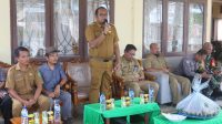 Wakil Bupati Kutim Kasmidi Bulang Serahkan Bantuan 1 Unit Ambulance Ke Desa Martadinata