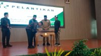 15 Pengurus HMI Cabang Sangatta Dilantik, Wabup Kasmidi Berpesan Tetap Berikan Kritik, Masukan dan Solusi Kepada Pemerintah