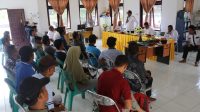 Wabup Kutim Kasmidi Bulang Serahkan 1 Unit Mobil Ambulance di Desa Jabdan