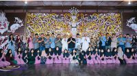 Aliansi Dayak Bersatu Gelar Buka Puasa Bersama Dengan 75 Santri di Lamin Dayak