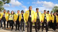 Kasmidi Bulang Memimpin Konvoi Daftarkan Bacaleg Golkar Ke KPU, Optimis Raih Kemenangan