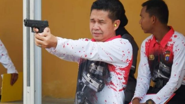 HUT Bhayangkara ke -77 Dimeriahkan Dengan Lomba Menembak, Ketua DPRD Ikut Ambil Bagian